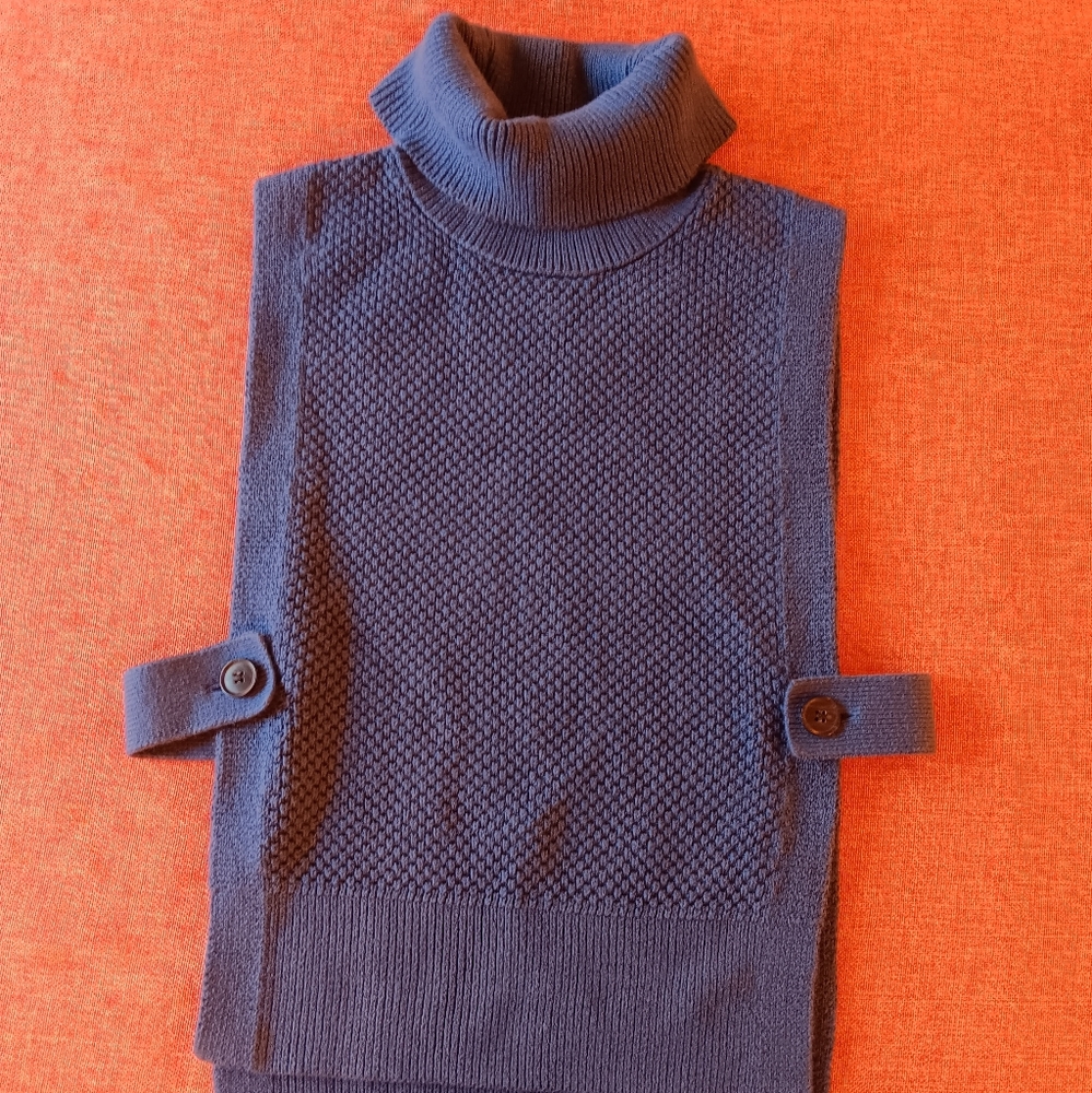 Banana Republic womans sweater